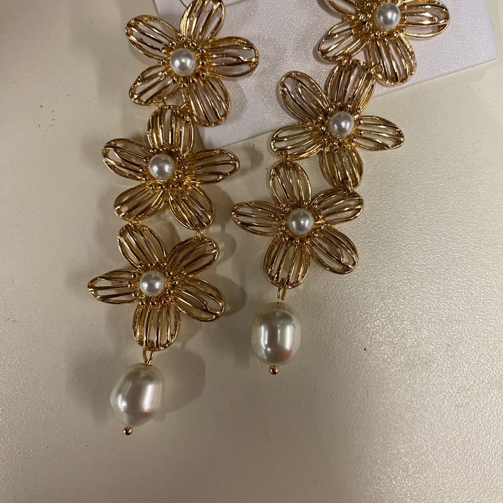 House of Harlow 1960 Gold Tone Pearl Floral Drop Boho Wedding Romantic Earrings - Picture 5 of 5